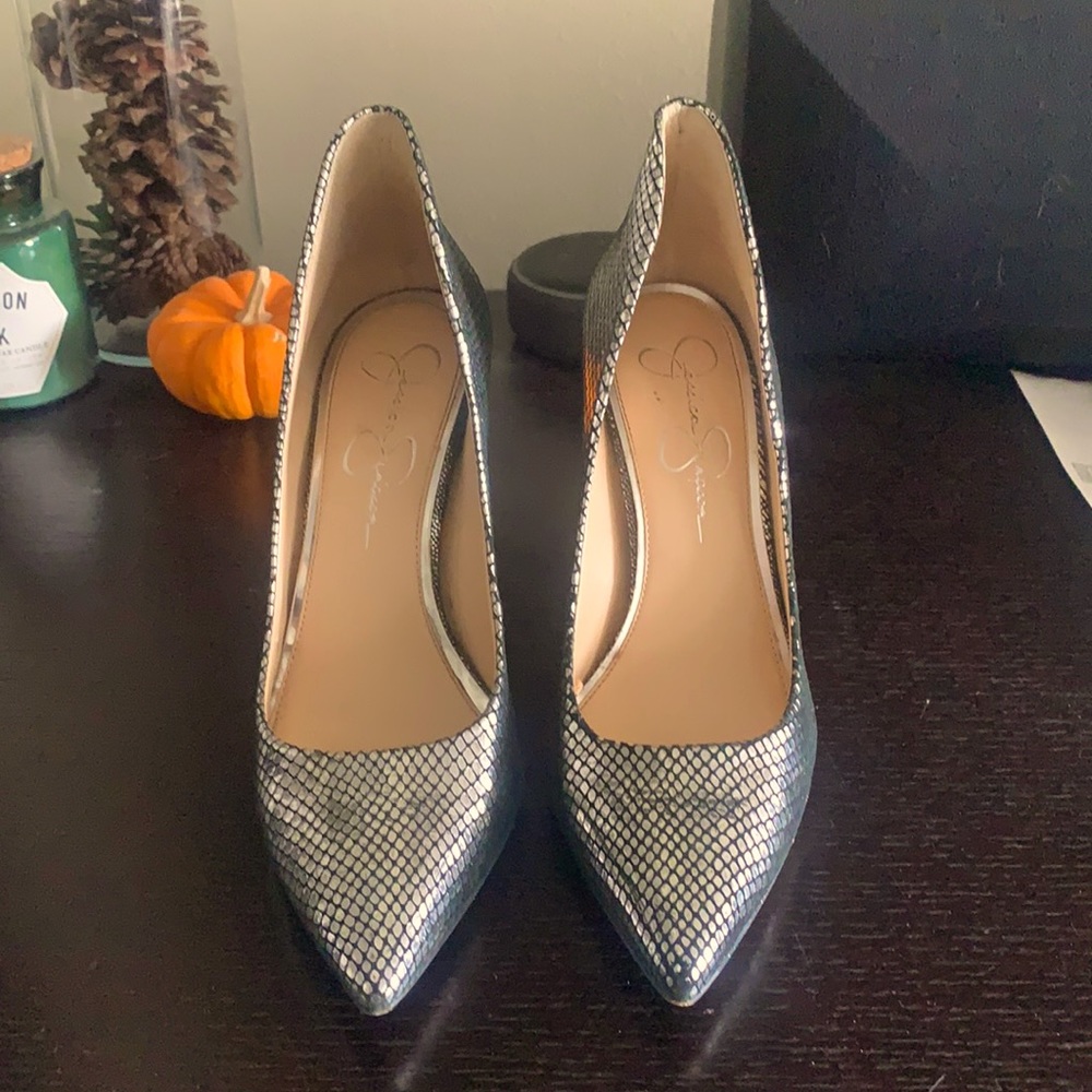 Size 7.5 Jessica Simpson silver metallic heels